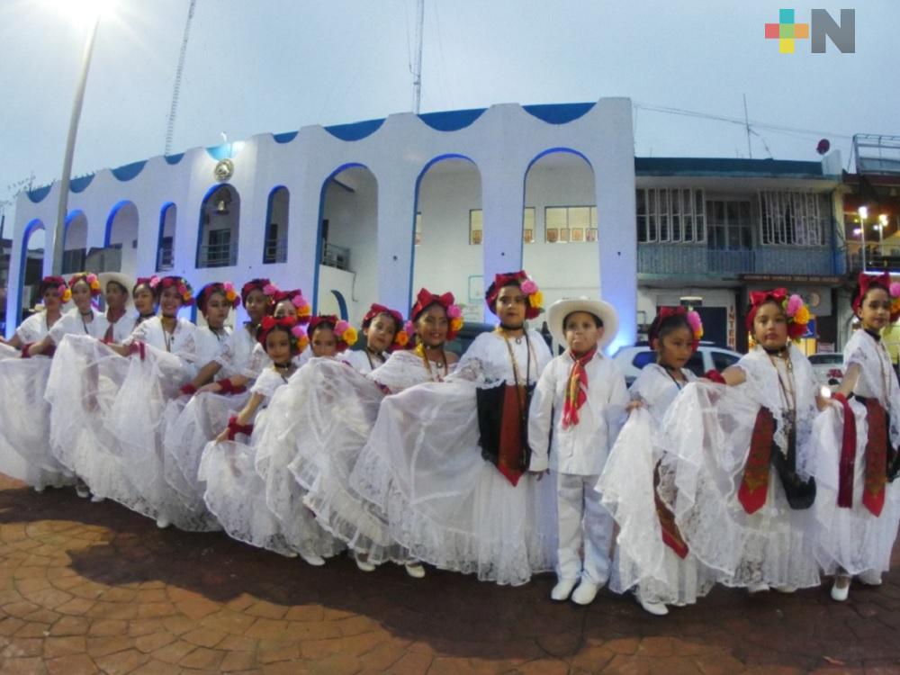 En Martínez de la Torre realizan macro coreografía de sones jarochos