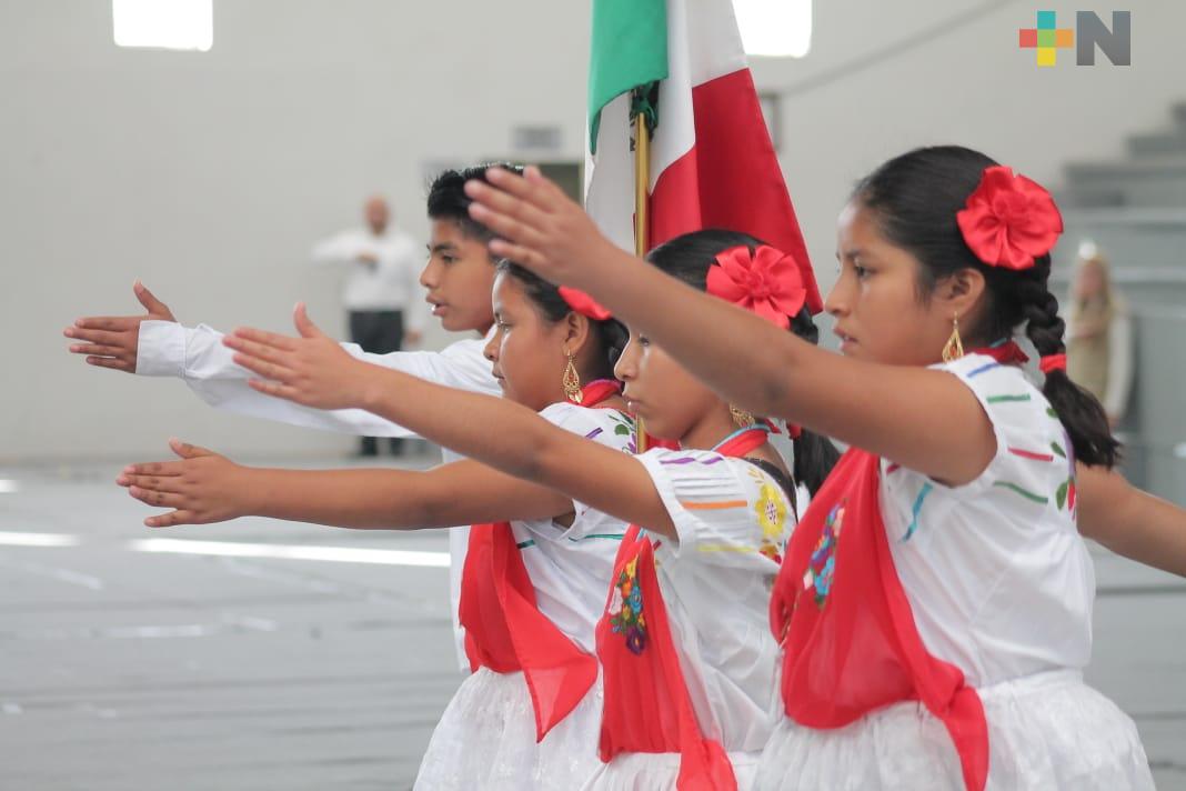 Reúne SEV a regiones indígenas en Encuentro Cultural de Escoltas e Himno Nacional