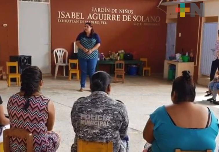 IMM y ayuntamiento de Ixhuatlán de Madero realizan cursos sobre educación y familia