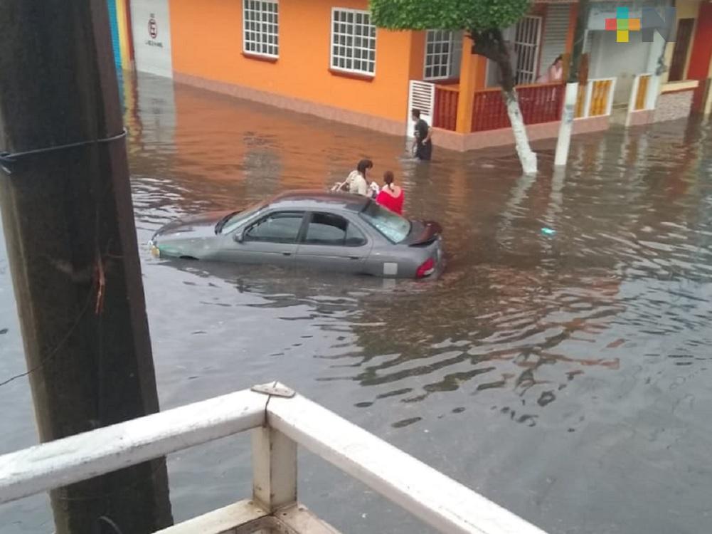 Intensa lluvia provoca inundaciones en Alvarado
