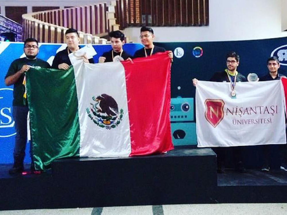 Logran alumnos del IPN medalla de Oro y Plata en concurso internacional de Robótica en Rumania