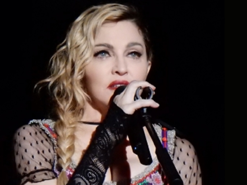 Madonna se suma a la entrega de máscaras que protegen del COVID-19