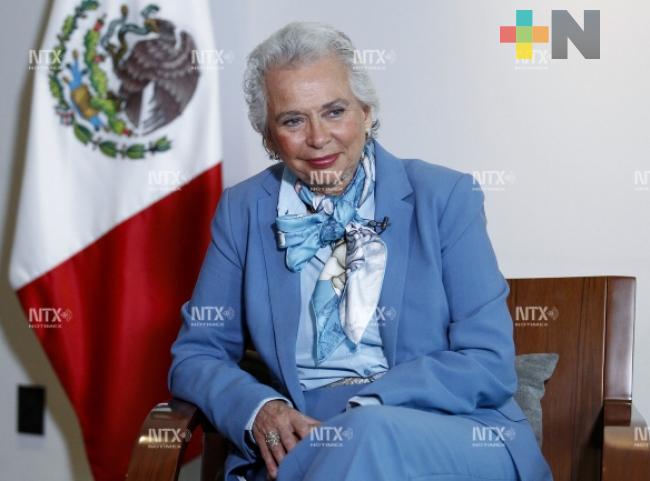 Sánchez Cordero refrenda respeto a ley y a interés superior de la nación