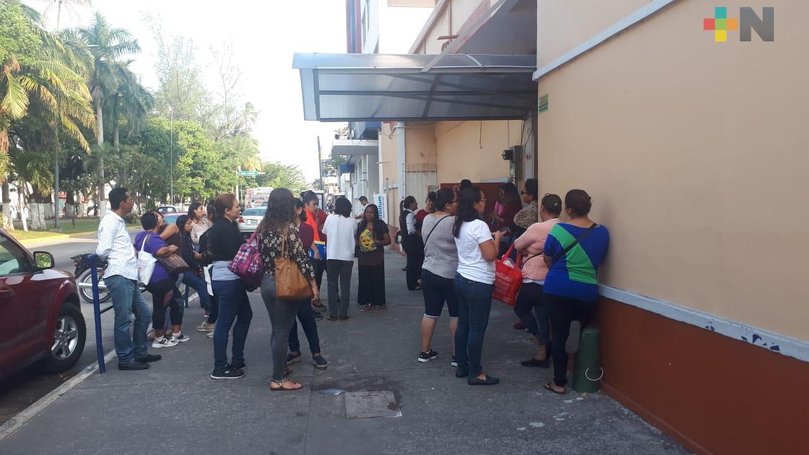 Hombre sospechoso ronda escuela primaria; padres de familia piden mayor seguridad