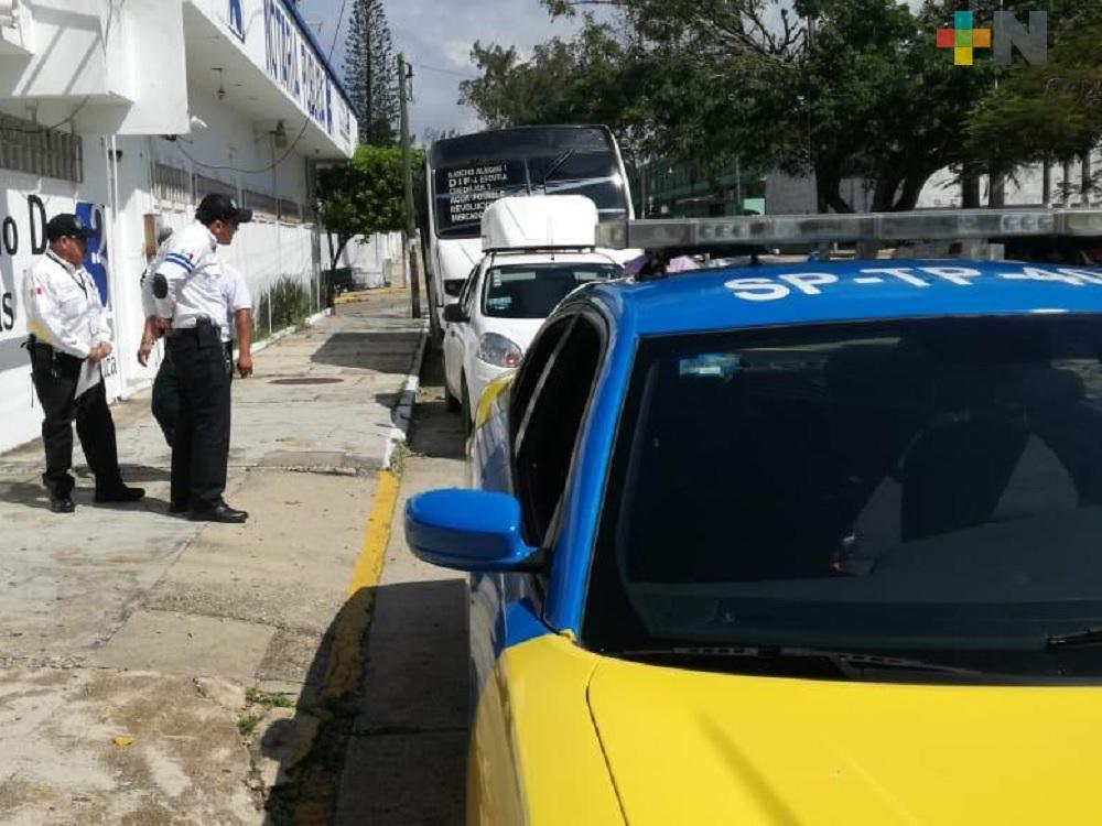 Redoblan operativos para regular circulación de camiones y taxis en primer cuadro de Coatzacoalcos