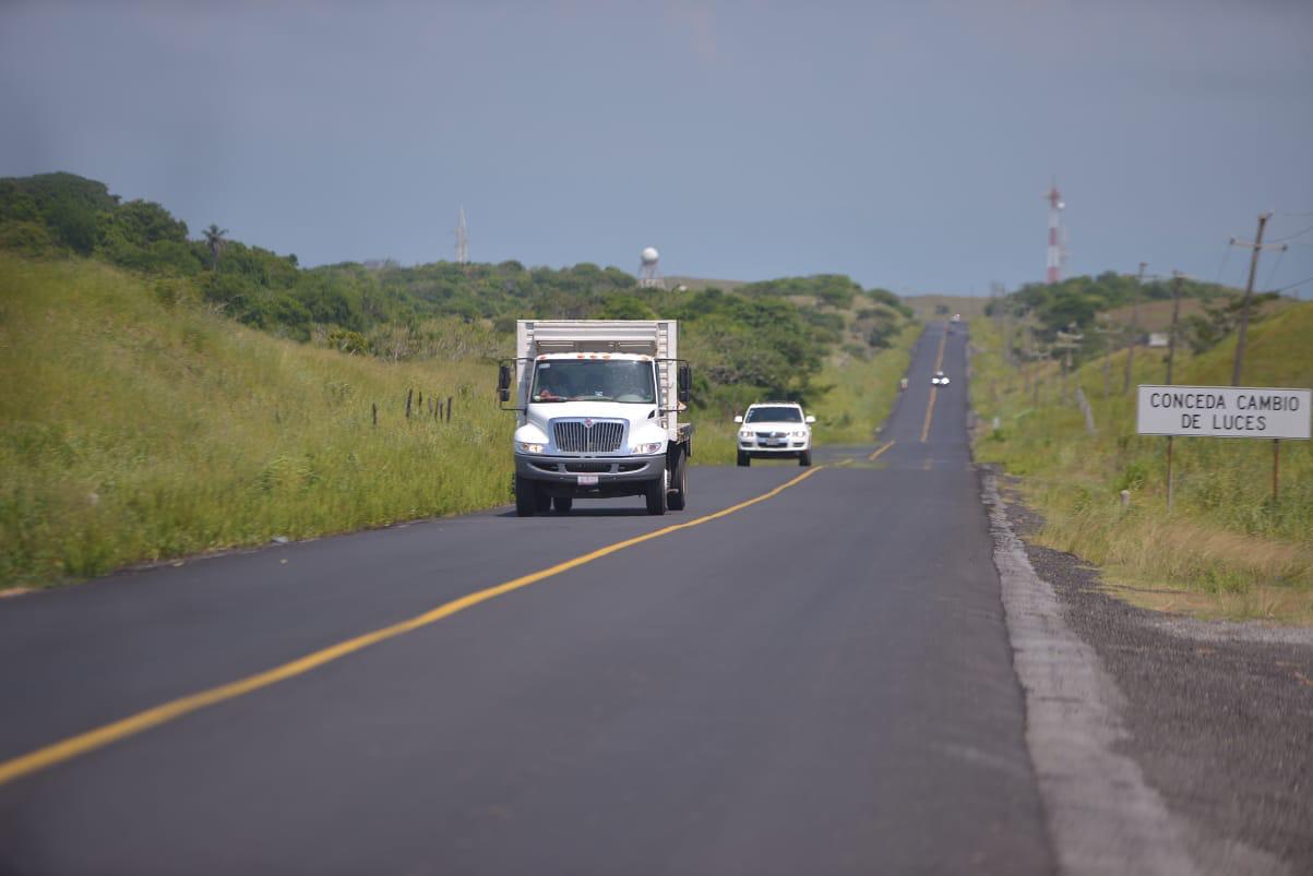 Celebra Cuitláhuac García que presidenta  contemple rehabilitar carreteras federales en Veracruz