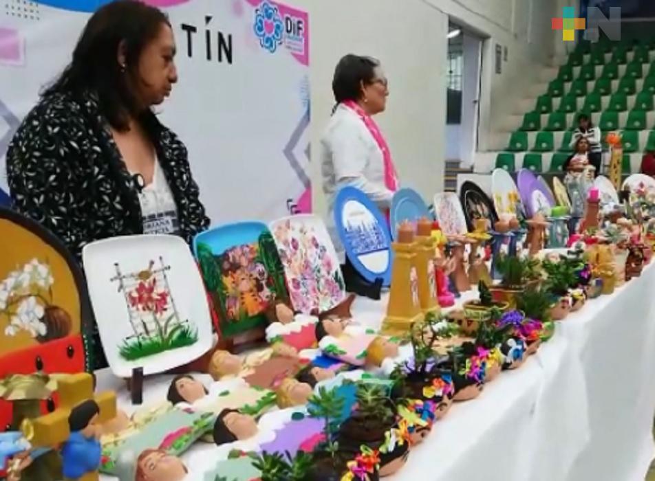 STPSyP entrega apoyos de capacitación a mujeres de municipios de las altas montañas