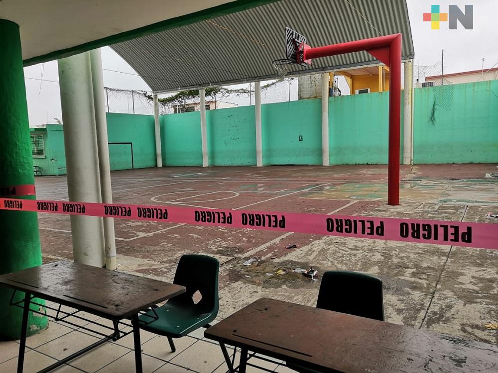 Suspenden clases en primaria de Coatzacoalcos por domo dañado