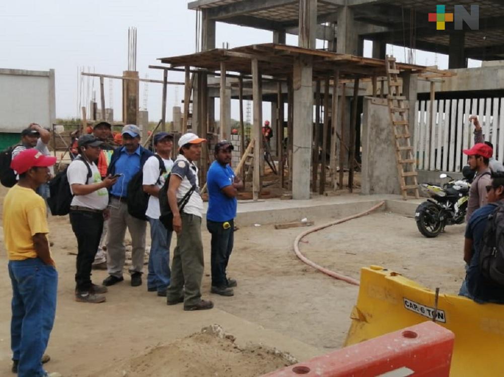 Trabajadores sindicalizados  exigen ser reinstalados en obra de construcción