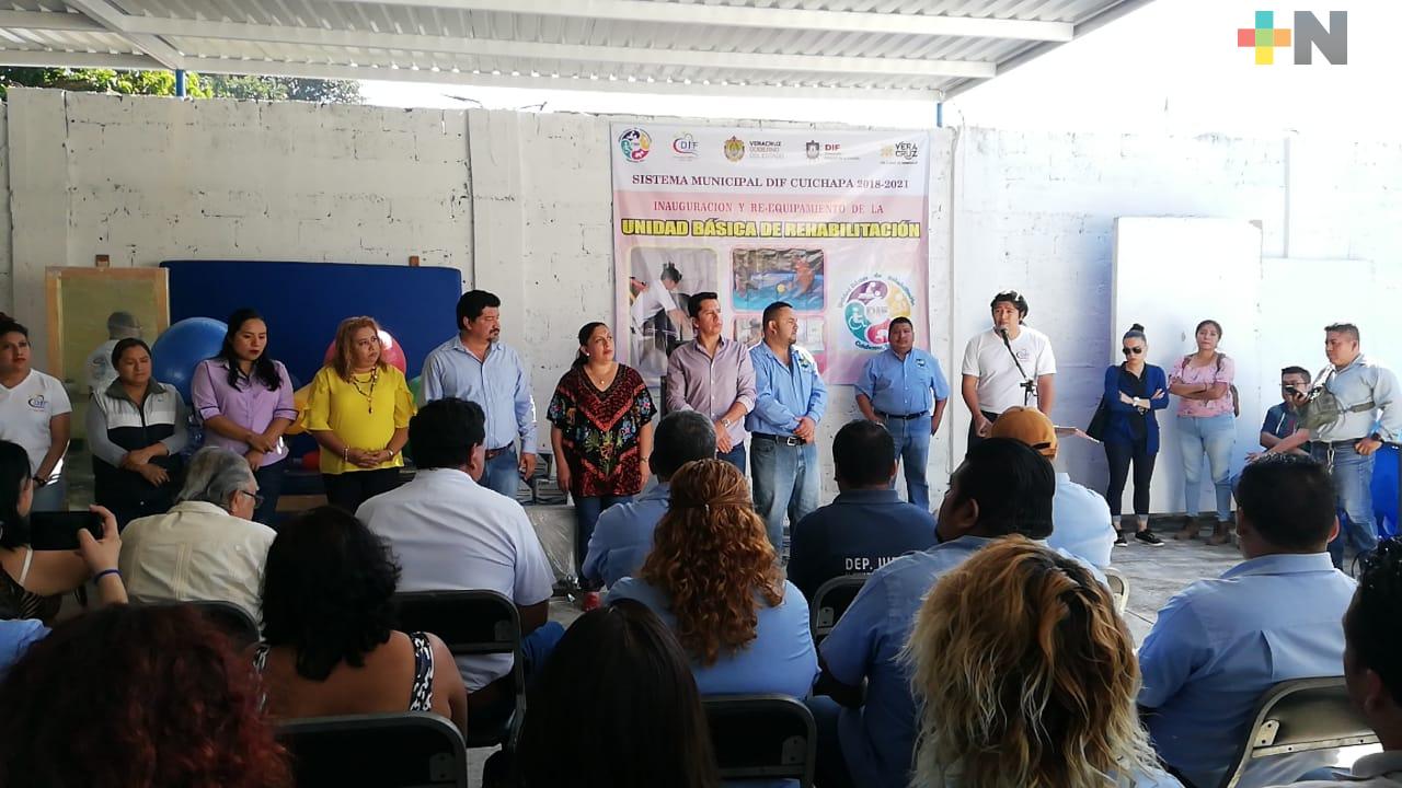 Unidad Básica de Rehabilitación de Cuichapa recibe equipamiento del DIF