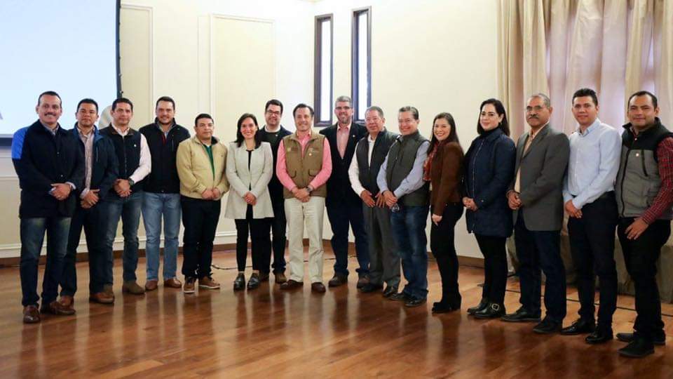 Previo a su primer informe, el gobernador Cuitláhuac García convoca a su Gabinete