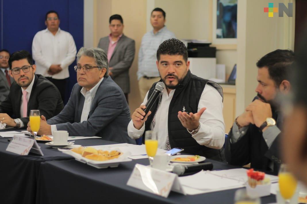 Sancionarán a constructoras que no cumplan con obras pactadas: SEV