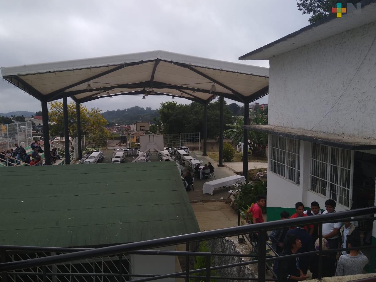 Inauguran domo en telebachillerato de la colonia Higueras, en Xalapa
