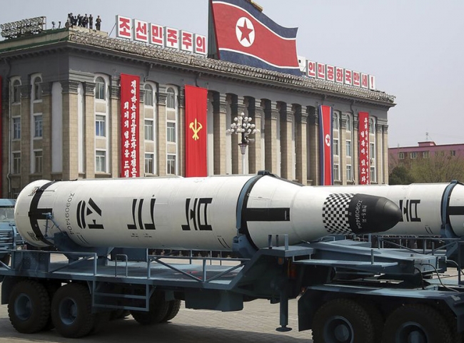 Corea del Norte advierte a Japón con lanzamiento de un misil balístico