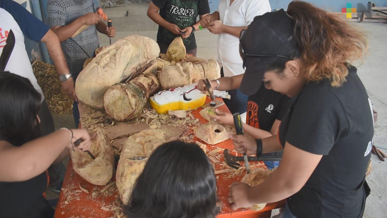 Preservan la elaboración de máscaras de madera en Tantoyuca
