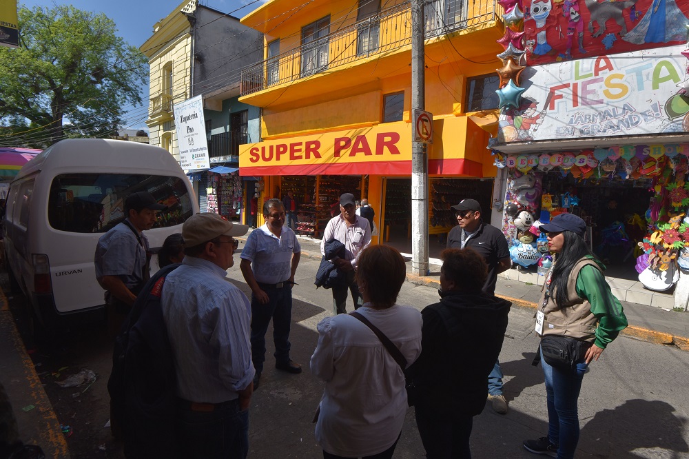 Resuelve ayuntamiento de Xalapa conflicto con comerciantes informales