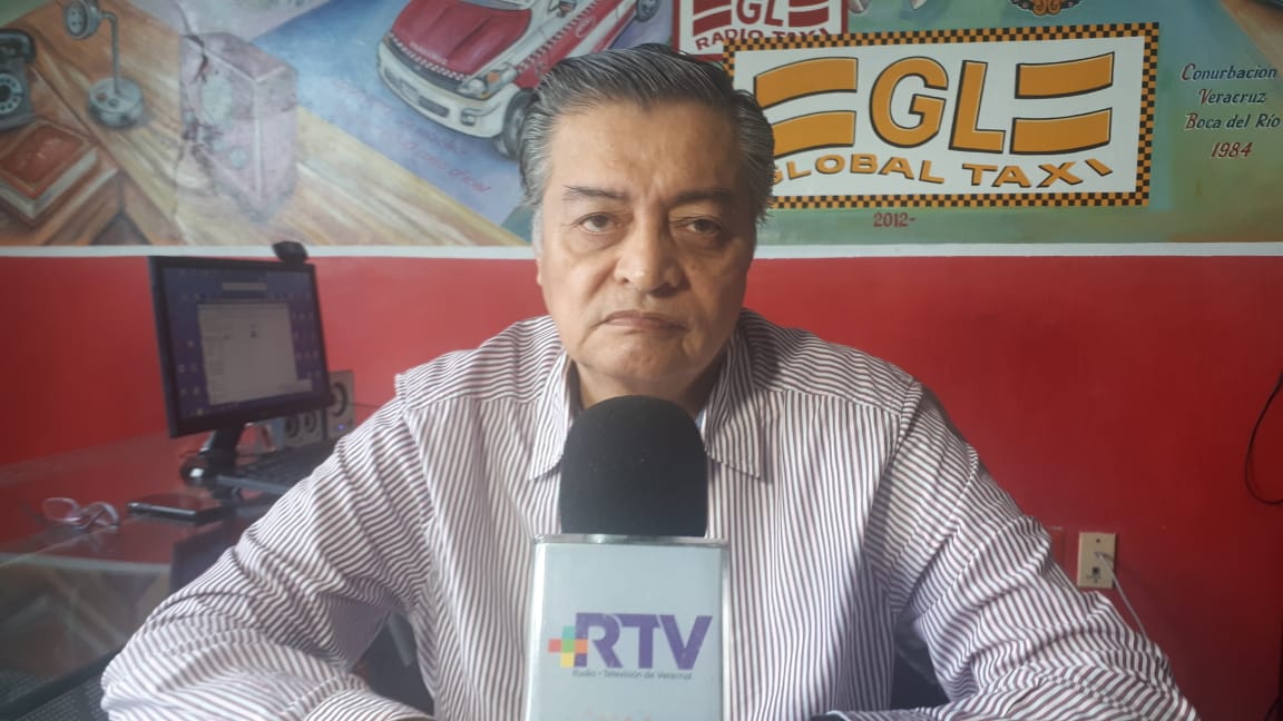 Taxistas de la zona conurbada se dicen afectados por aplicaciones móviles