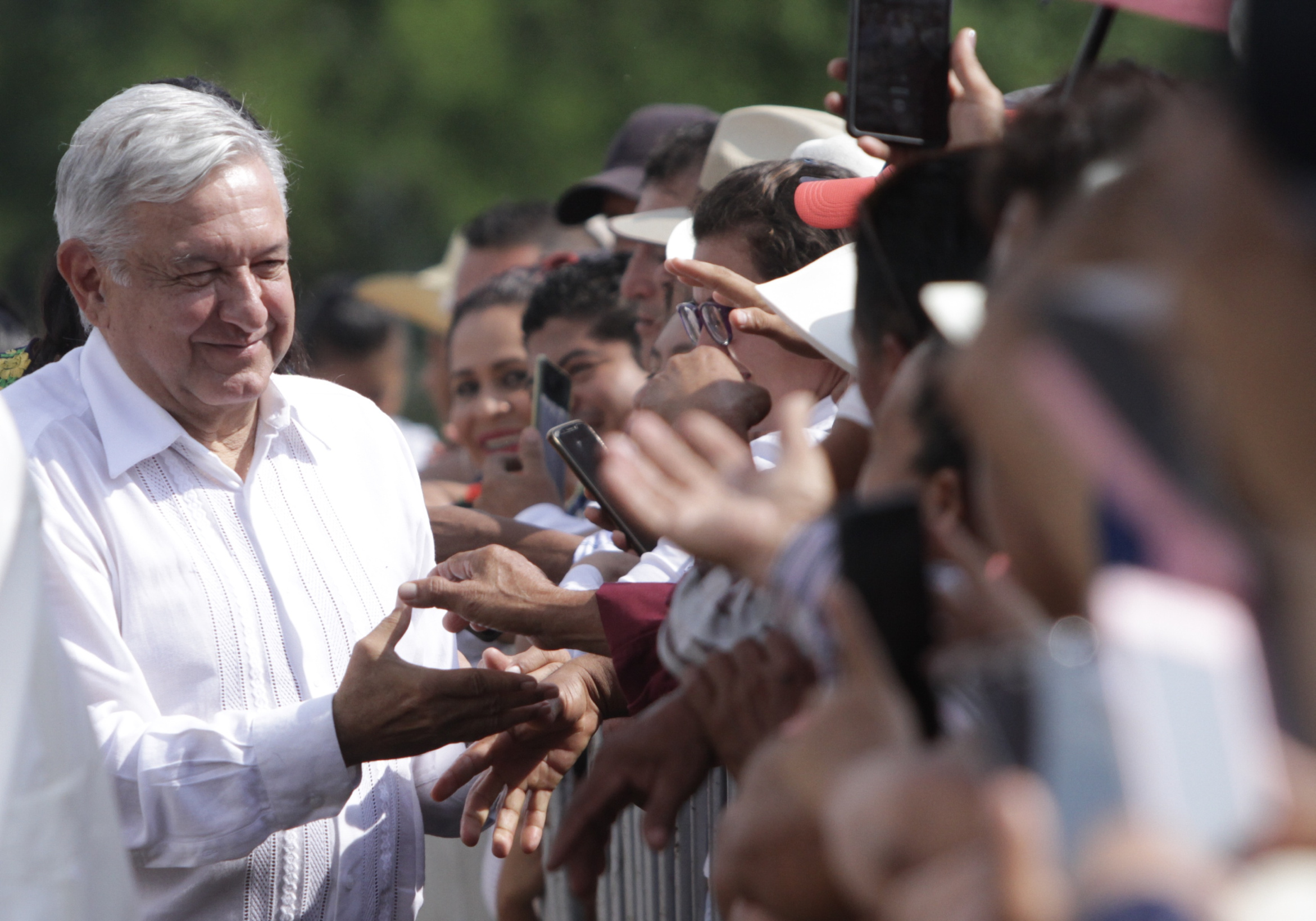 Me pesa no hablar con la gente de manera directa: AMLO