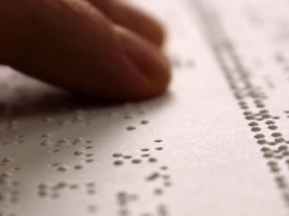 Crearán poemario hecho en braille por personas con discapacidad