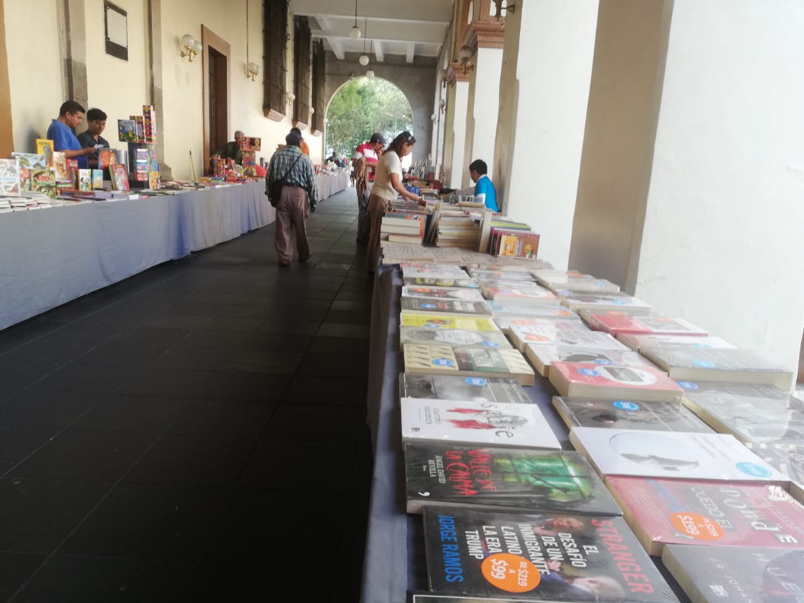 Con éxito se desarrolla la Expo Feria Navideña del Libro, en Xalapa