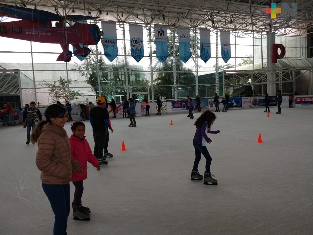 Con un espectáculo musical, esta noche será clausurada la pista de hielo del MIX