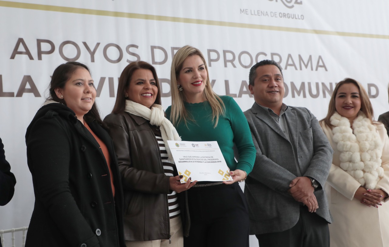 Entrega DIF Estatal 400 sanitarios ecológicos a 20 municipios