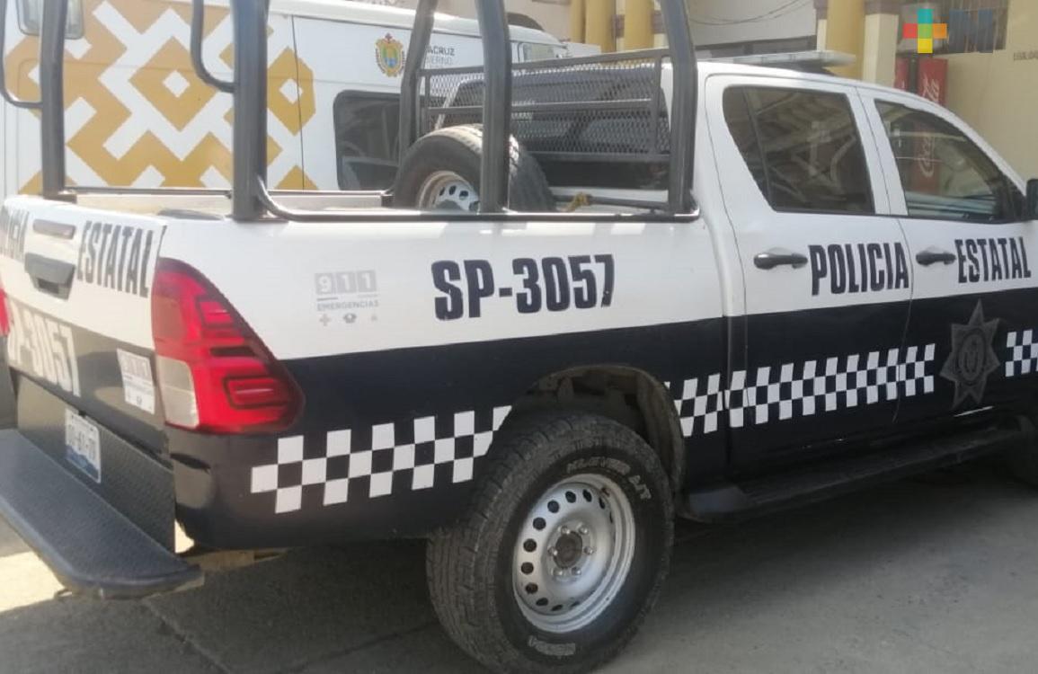 Dona gobierno del estado patrulla y moto de policía a Otatitlán