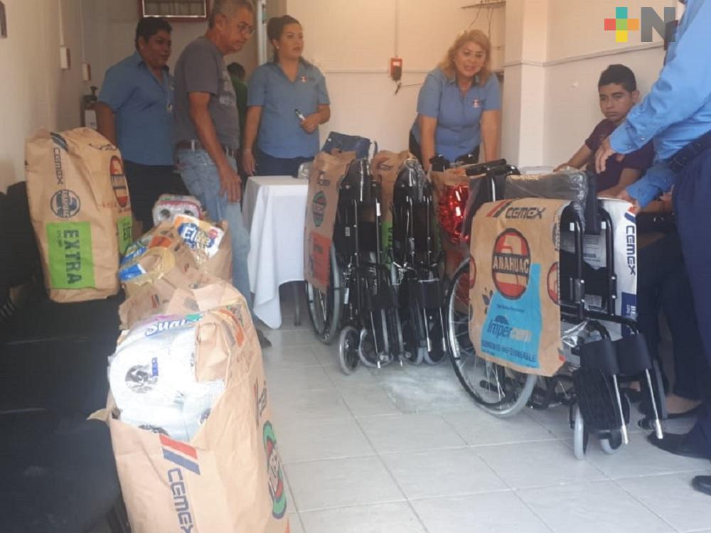 Empresa cementera beneficia a adultos mayores con apoyos funcionales en Veracruz puerto