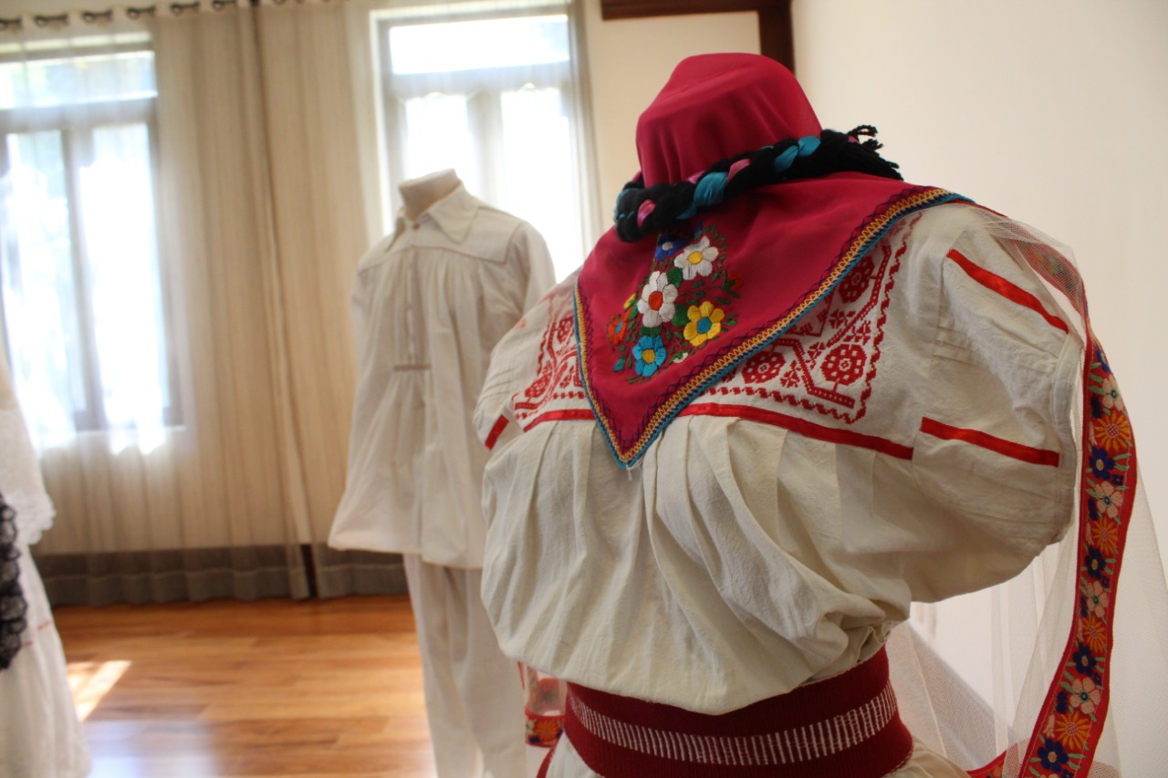 Presenta IVEC en Complejo Cultural Los Pinos exposiciones que plasman la identidad y el folclor veracruzanos