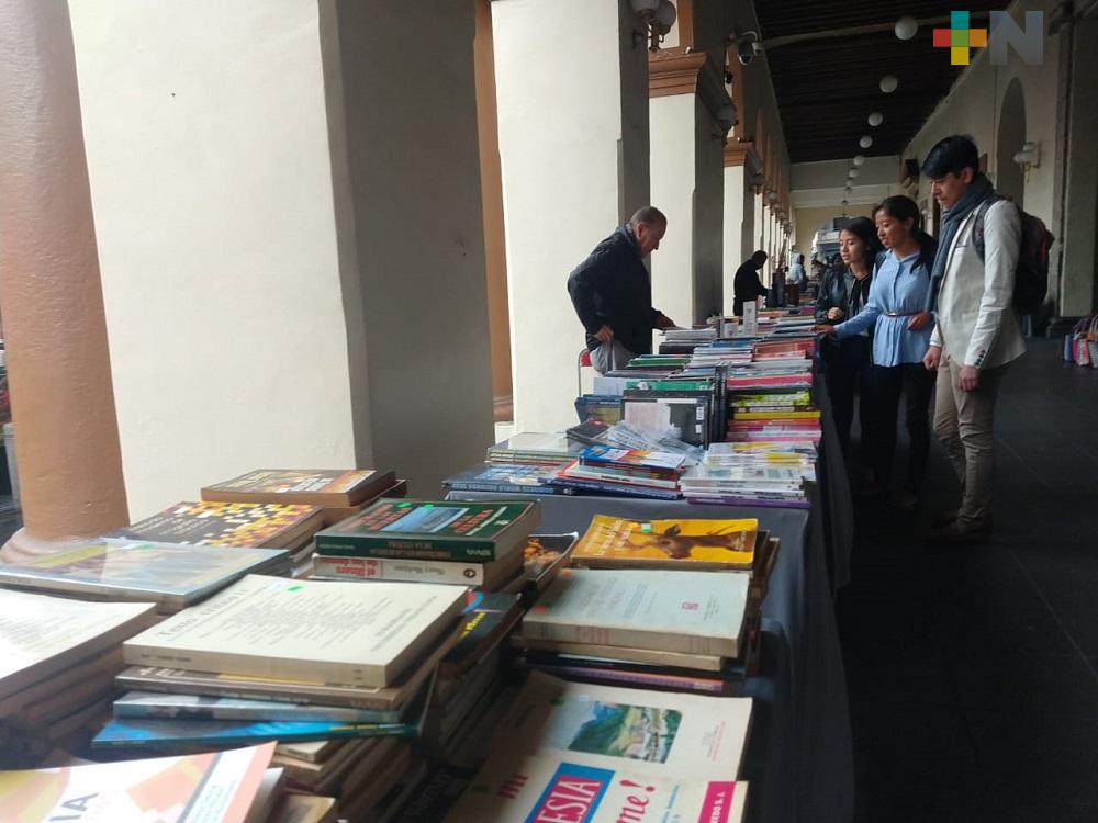 Feria Navideña del Libro en Xalapa, estará hasta el 31 de diciembre