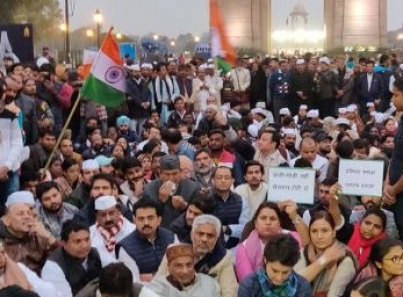 India corta acceso a Internet en varias ciudades por violentas protestas