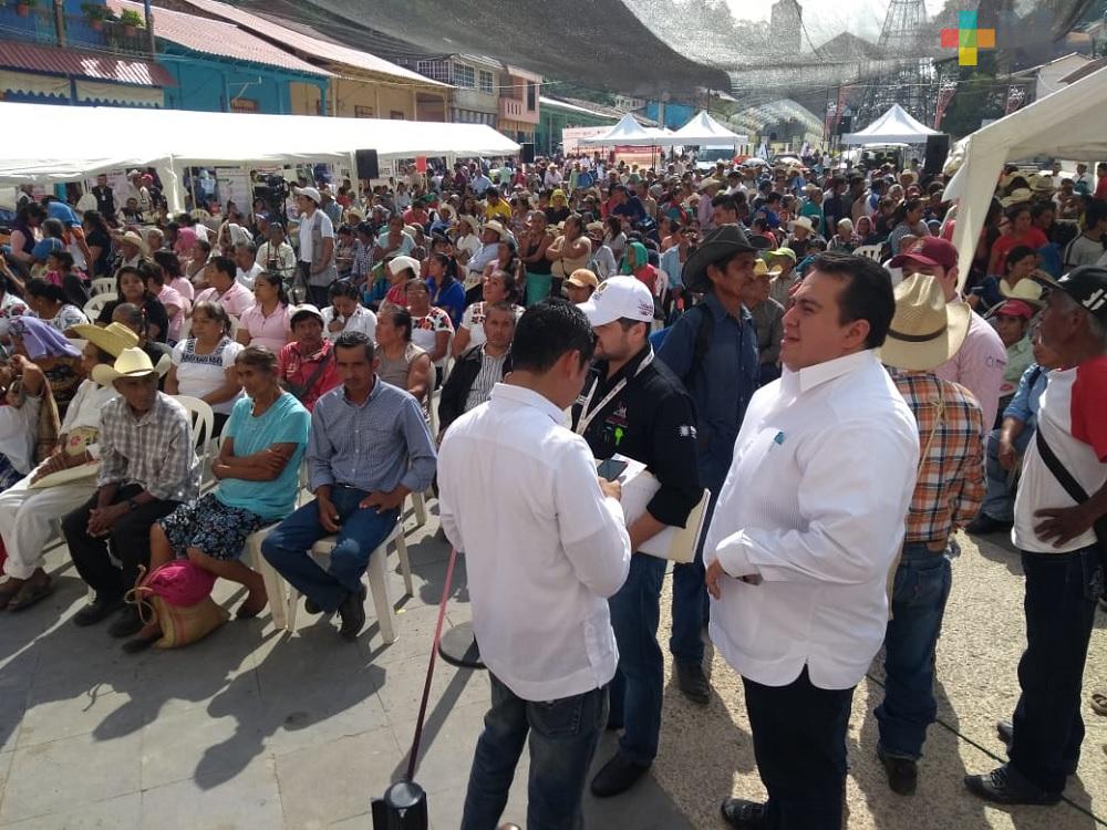 Jornadas Itinerantes del Registro Civil beneficiaron a 400 personas en Ixhuatlán de Madero