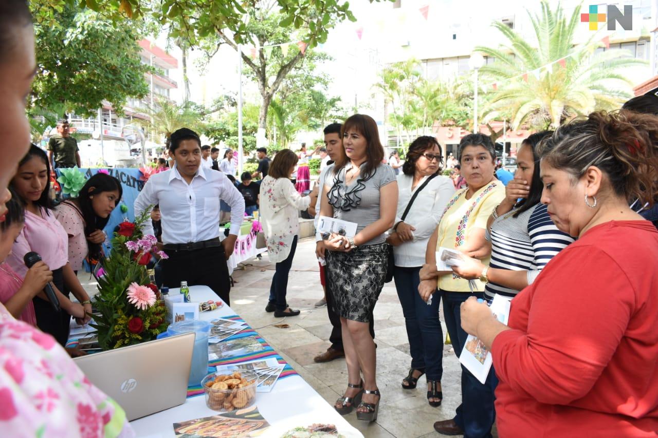 Alumnos del CBTIS 71 muestran gastronomía de Tantoyuca