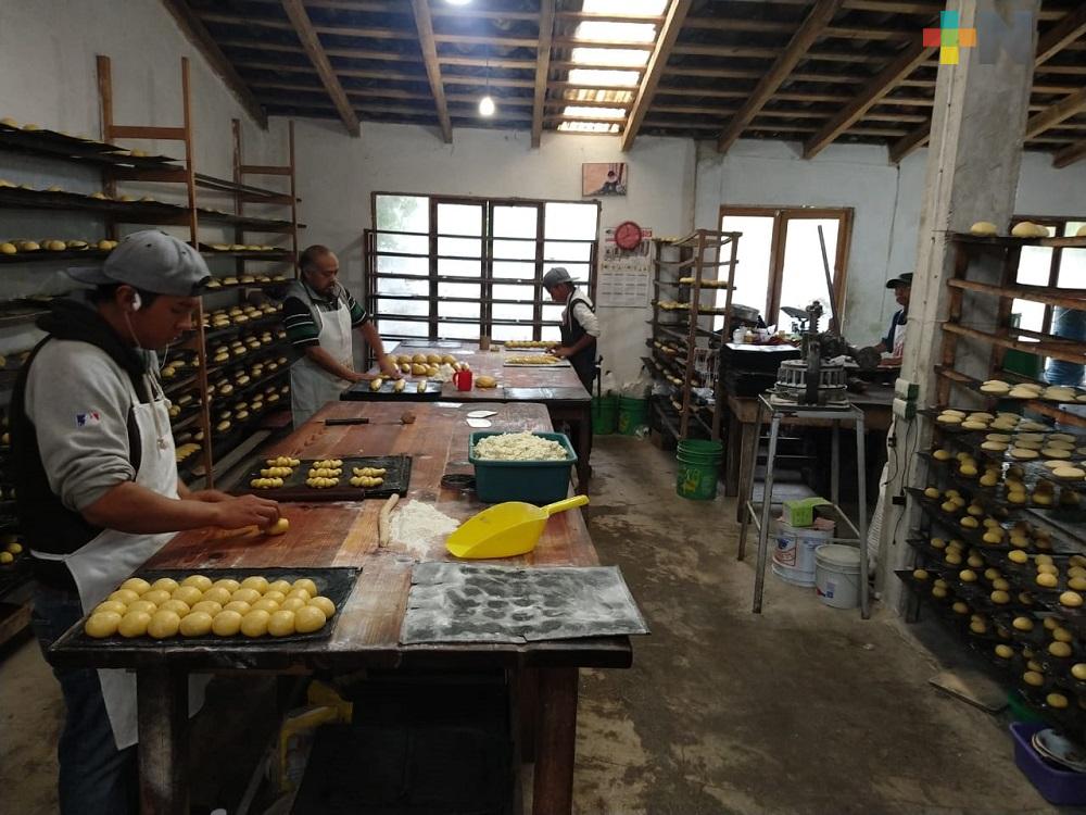 Por temporada decembrina, aumenta producción y venta de pan
