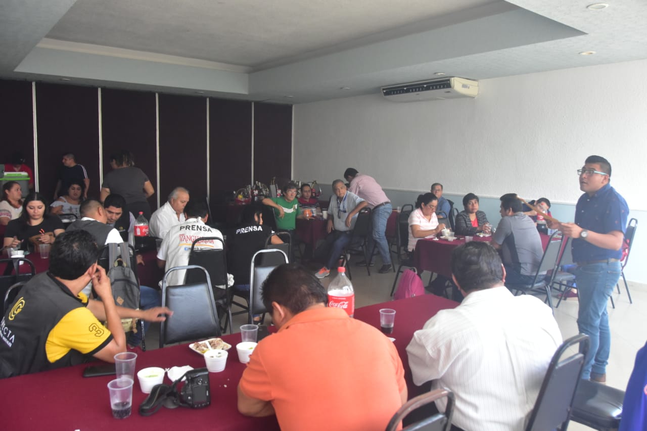 Capacitar a periodistas, fundamental para mejorar su labor: Fluvio César Martínez