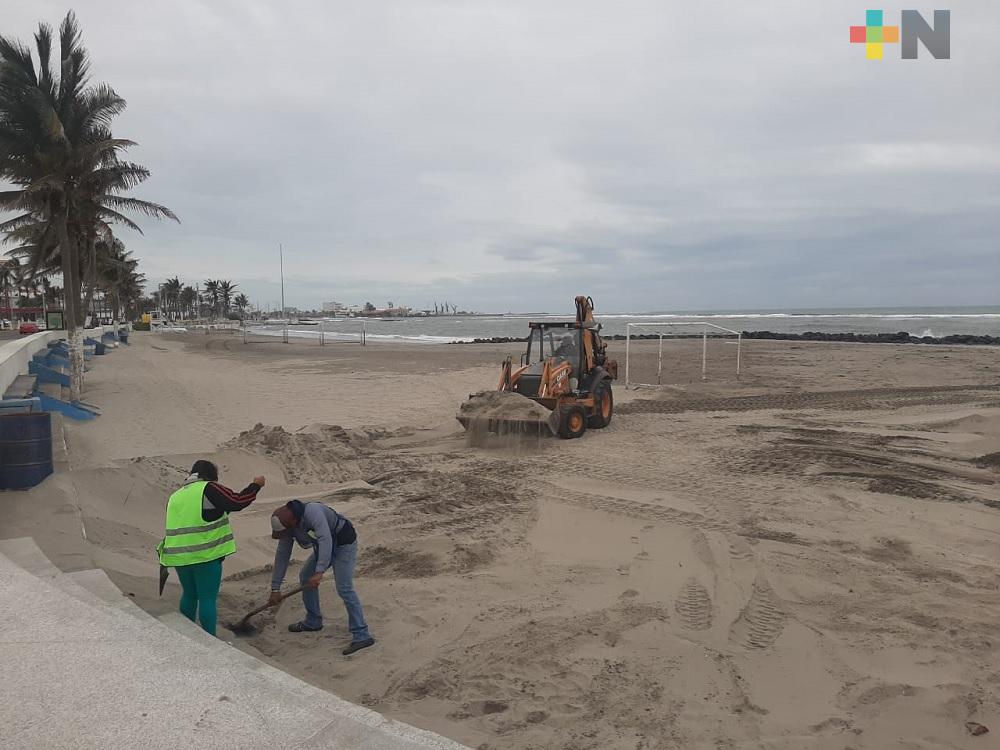 Ayuntamiento inició limpieza en el bulevar costero Manuel Ávila Camacho de Veracruz