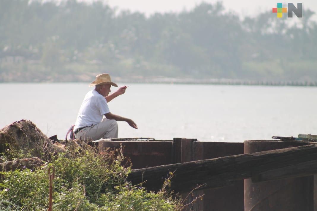 Pescadores confirman contaminación de río Coatzacoalcos por complejos petroquímicos