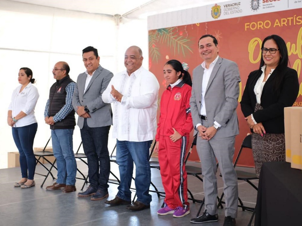 Premia Gobierno de Veracruz a ganadores de concursos de Cuento Infantil y de Libro de Fotografía 2019