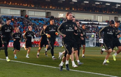 Real Madrid cierra año con entrenamiento a puerta abierta