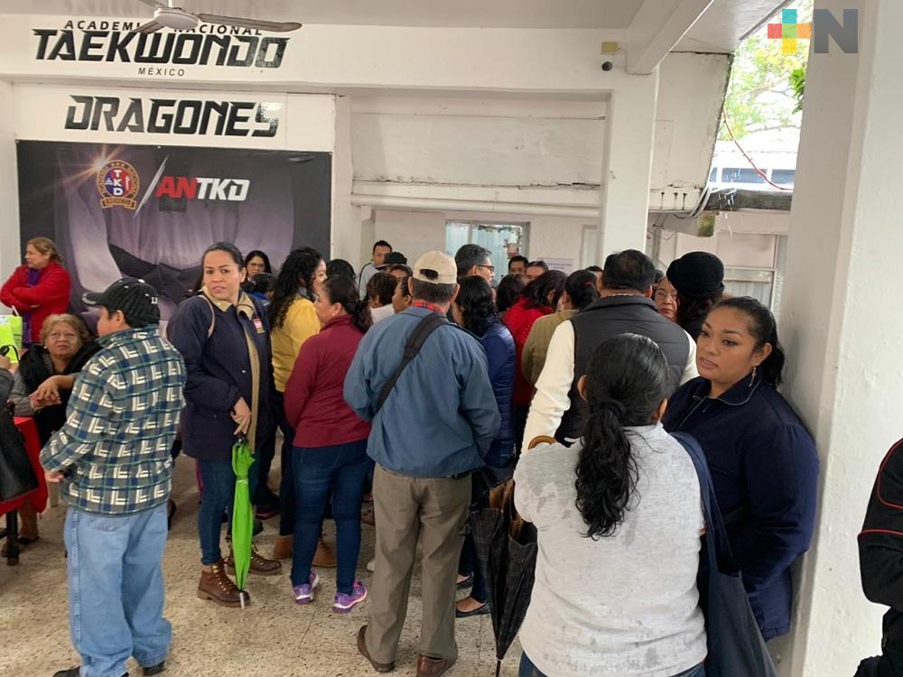Trabajadores del DIF Coatzacoalcos piden pago completo de aguinaldo