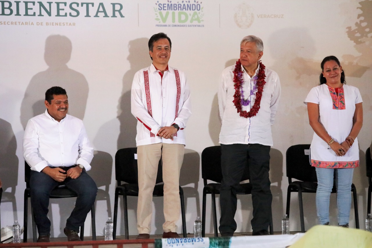 Gobierno federal y estatal reconstruirán carretera Hidalgotitlán-Minatitlán