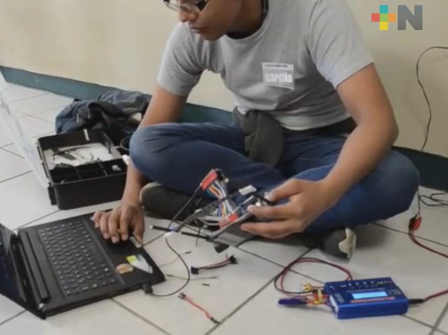 Tecnológico de Tantoyuca instruye a jóvenes y niños interesados en la robótica