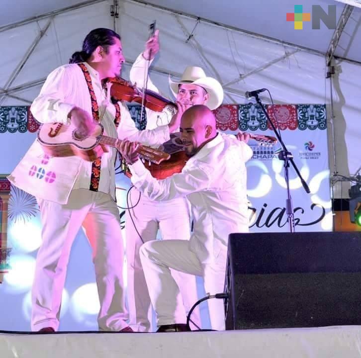 El son del Trío Ensamble Huasteco no tiene fronteras