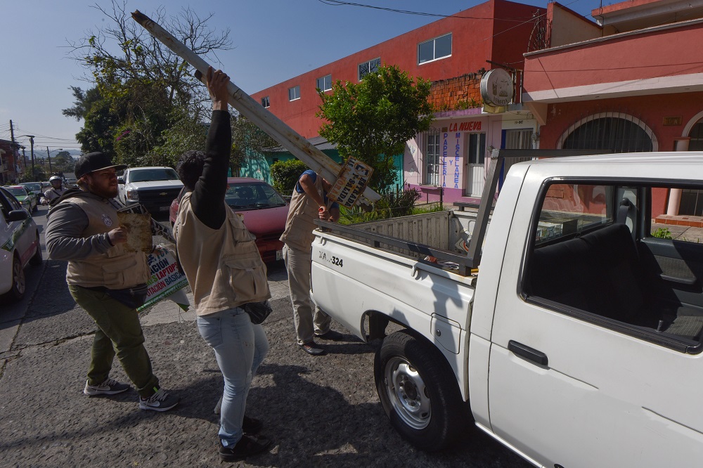 Prohibido apartar estacionamiento y obstruir salidas de cocheras