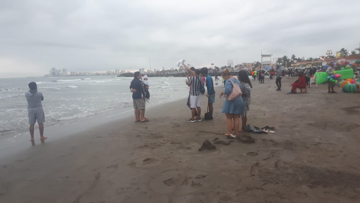 Como ya es tradición, locales y turistas acudieron al bulevar Ávila Camacho para ver el nuevo amanecer