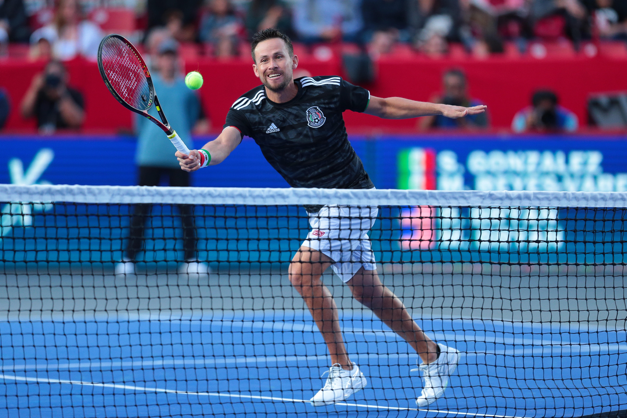 Tenista Miguel Ángel Reyes-Varela accede a “semis” en Bangkok