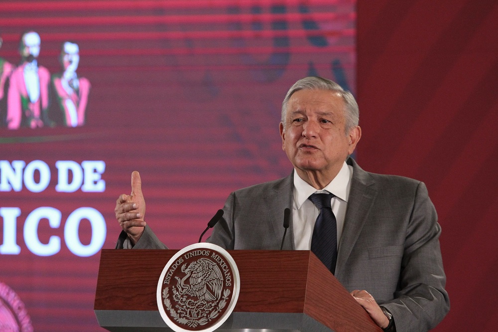 Anuncia AMLO revisión de Afores y pensiones; «los ahorros son sagrados»