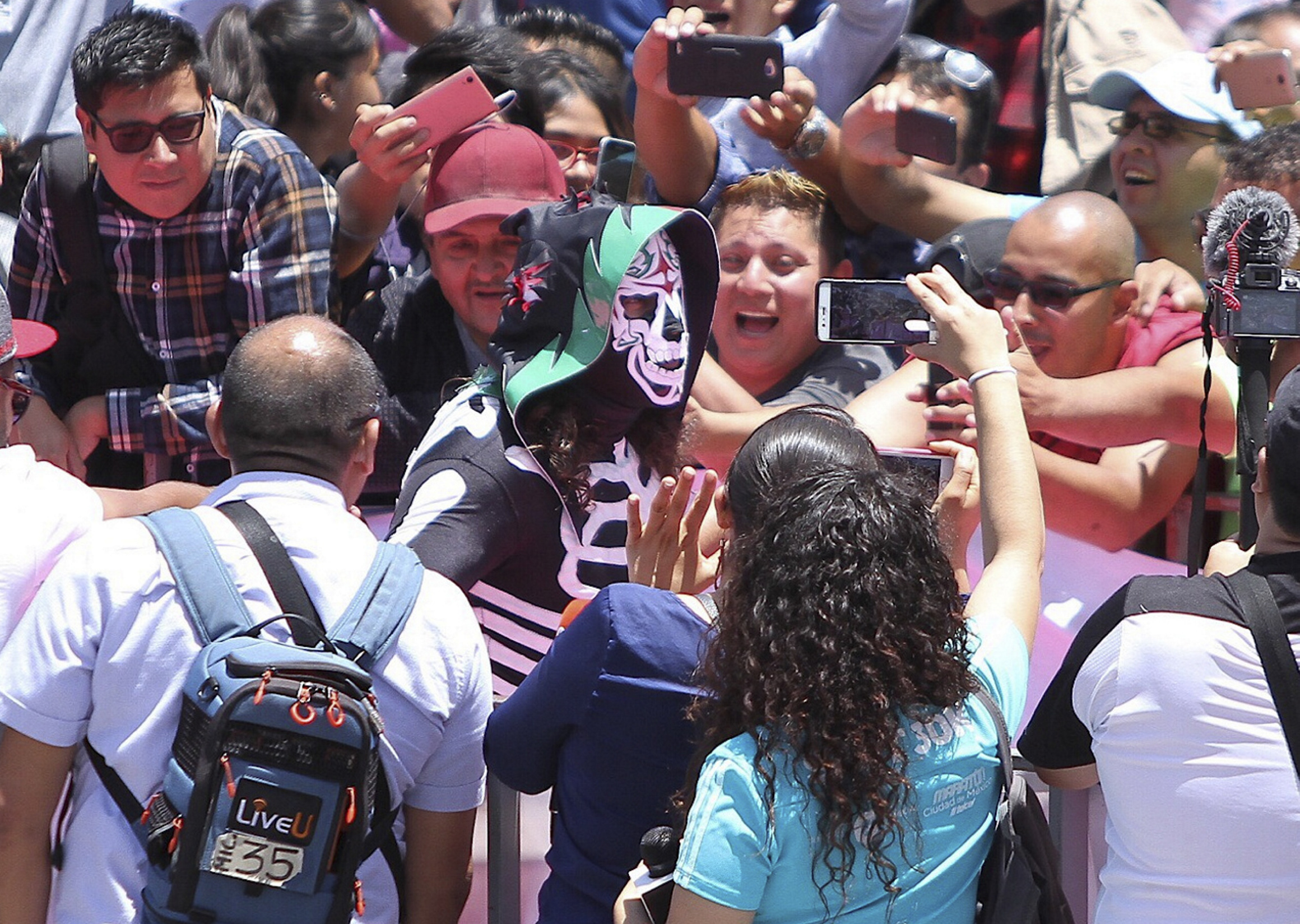 Se confirma fallecimiento del luchador mexicano “La Parka”