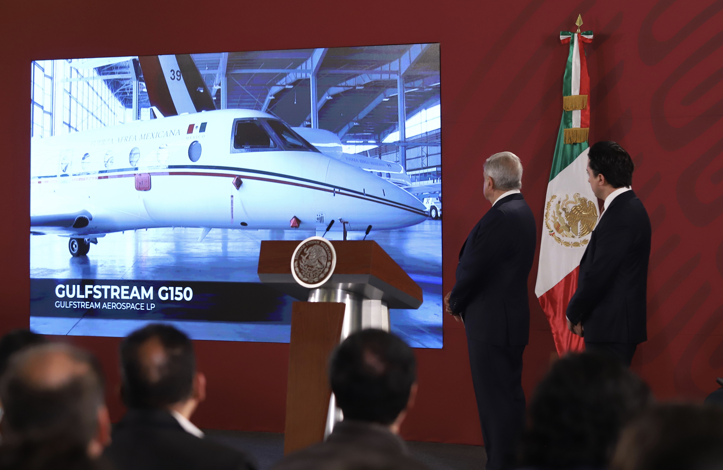 Avión presidencial sigue en venta, regresa a México