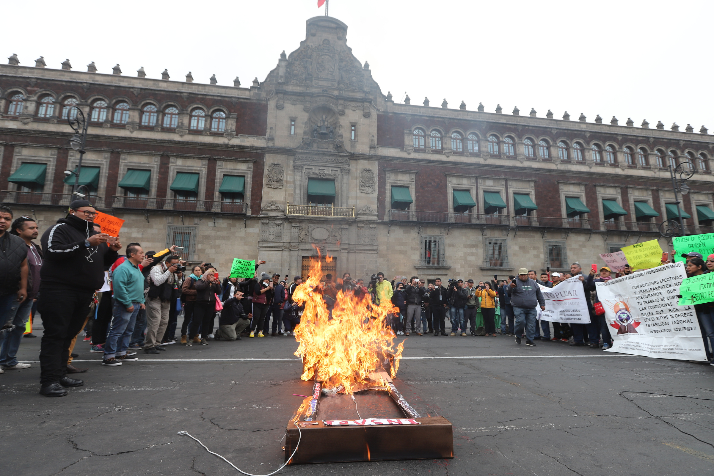 Continúan manifestaciones contra INSABI
